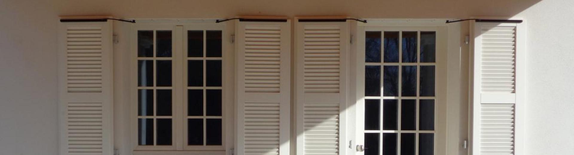 Motorizzare le persiane: una nuova opportunità per il serramentista e l'installatore Motorizzare le persiane: una nuova opportunità per il serramentista e l'installatore